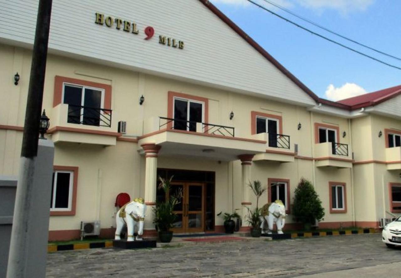 Hotel 9 Mile Янгон Екстериор снимка
