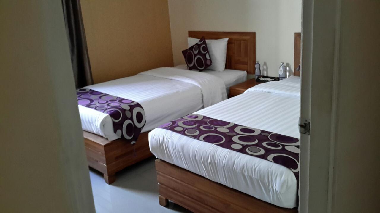Hotel 9 Mile Янгон Екстериор снимка