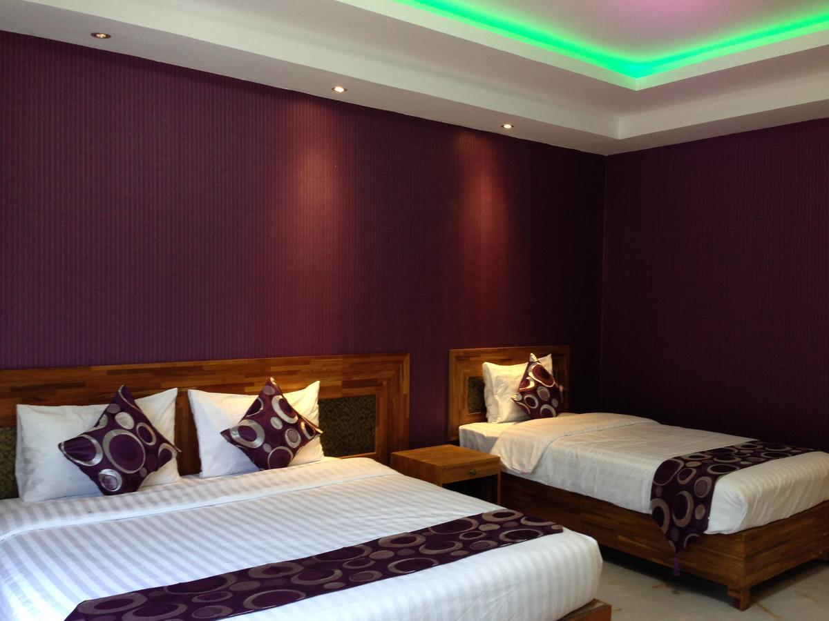 Hotel 9 Mile Янгон Екстериор снимка