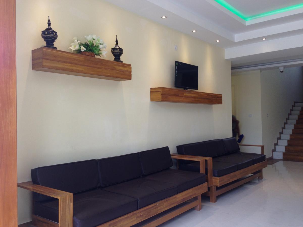 Hotel 9 Mile Янгон Екстериор снимка
