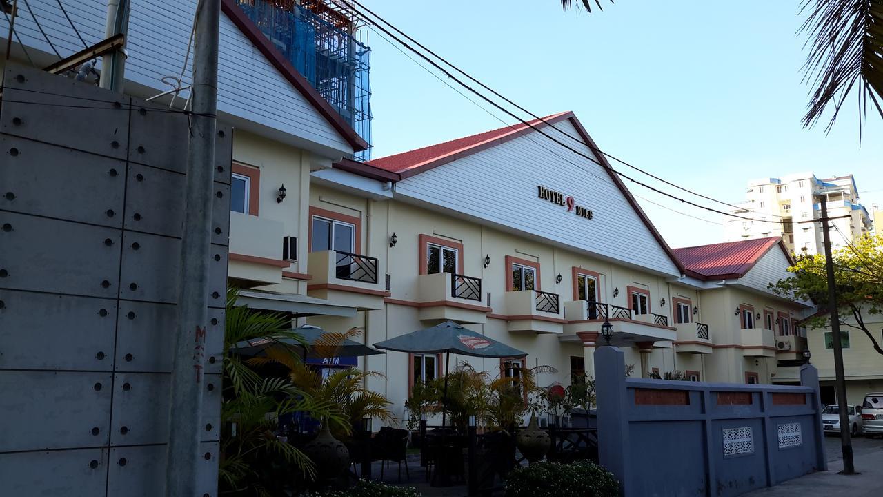 Hotel 9 Mile Янгон Екстериор снимка