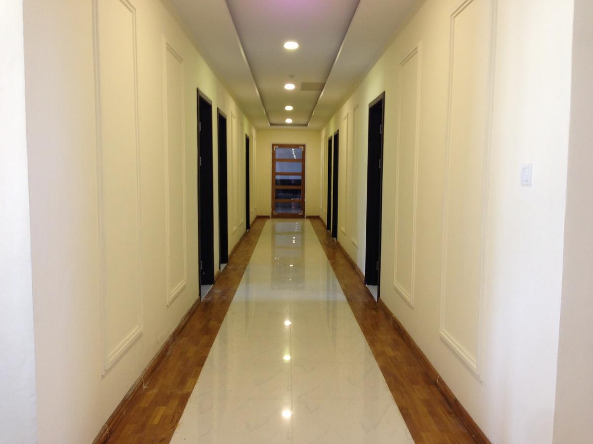 Hotel 9 Mile Янгон Екстериор снимка