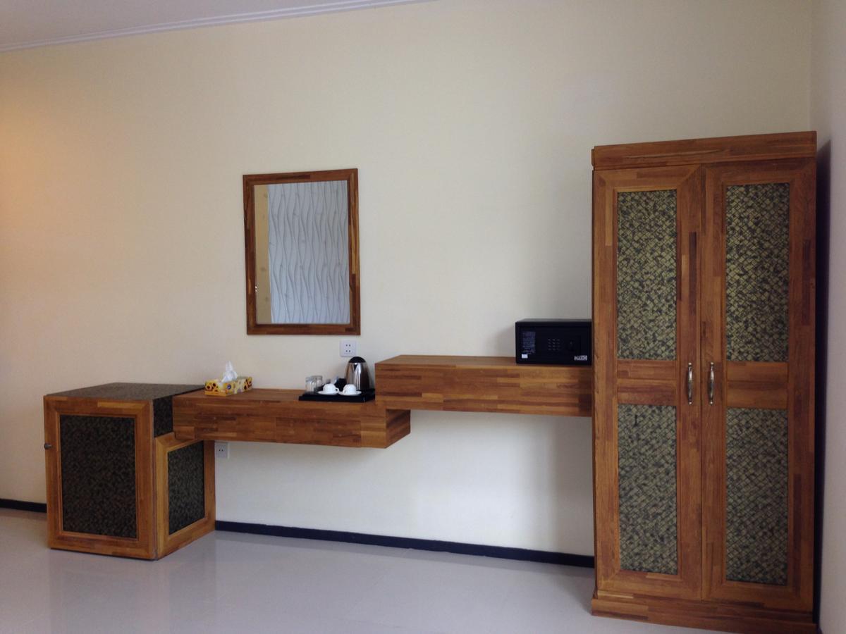 Hotel 9 Mile Янгон Екстериор снимка
