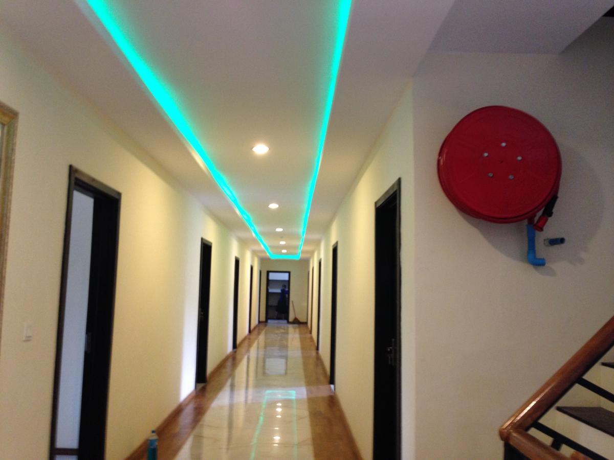 Hotel 9 Mile Янгон Екстериор снимка