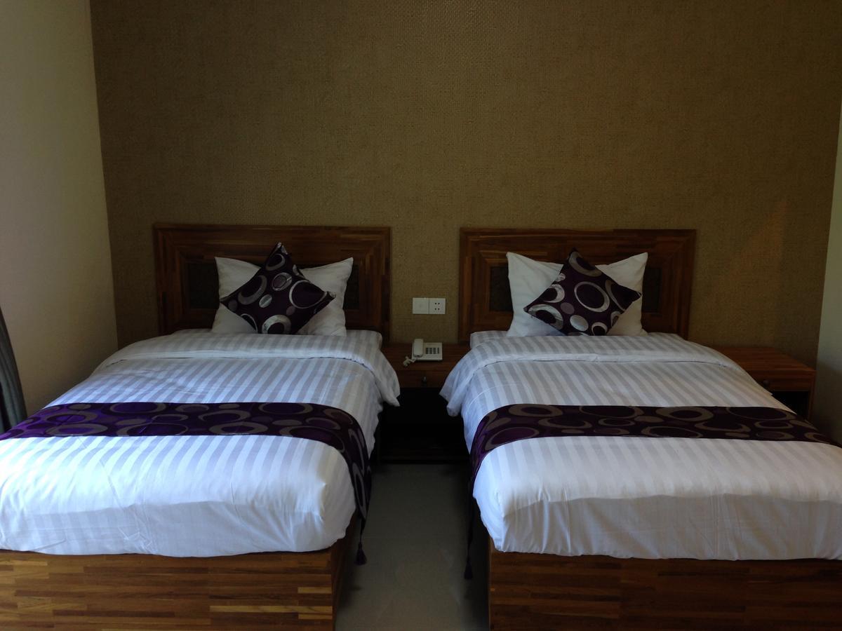 Hotel 9 Mile Янгон Екстериор снимка